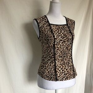 Sleeveless Leopard Print Tank Top with Black Piping